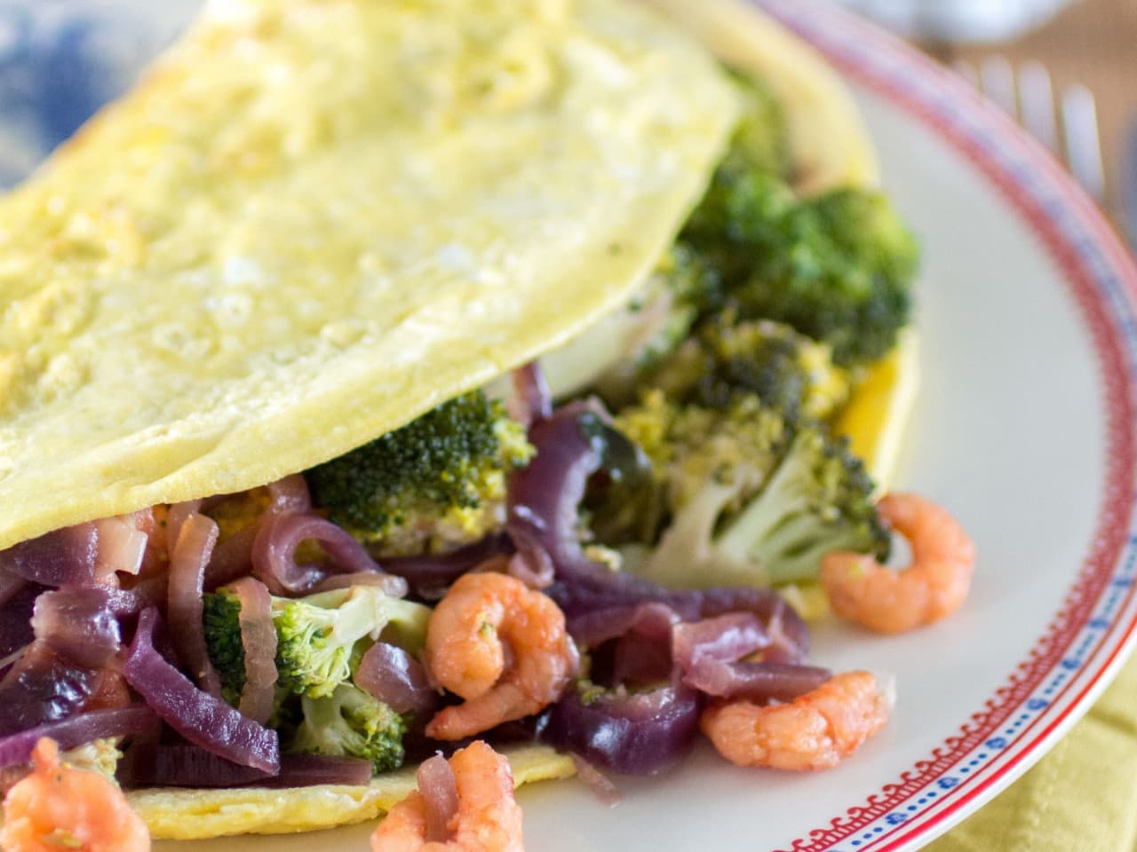 Omelette farcie au brocoli et aux crevettes