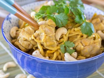 Curry de fideos tailandeses