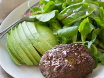 Ontbijtburgers met avocado