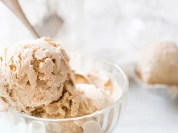 Coffee ice cream with cardamom