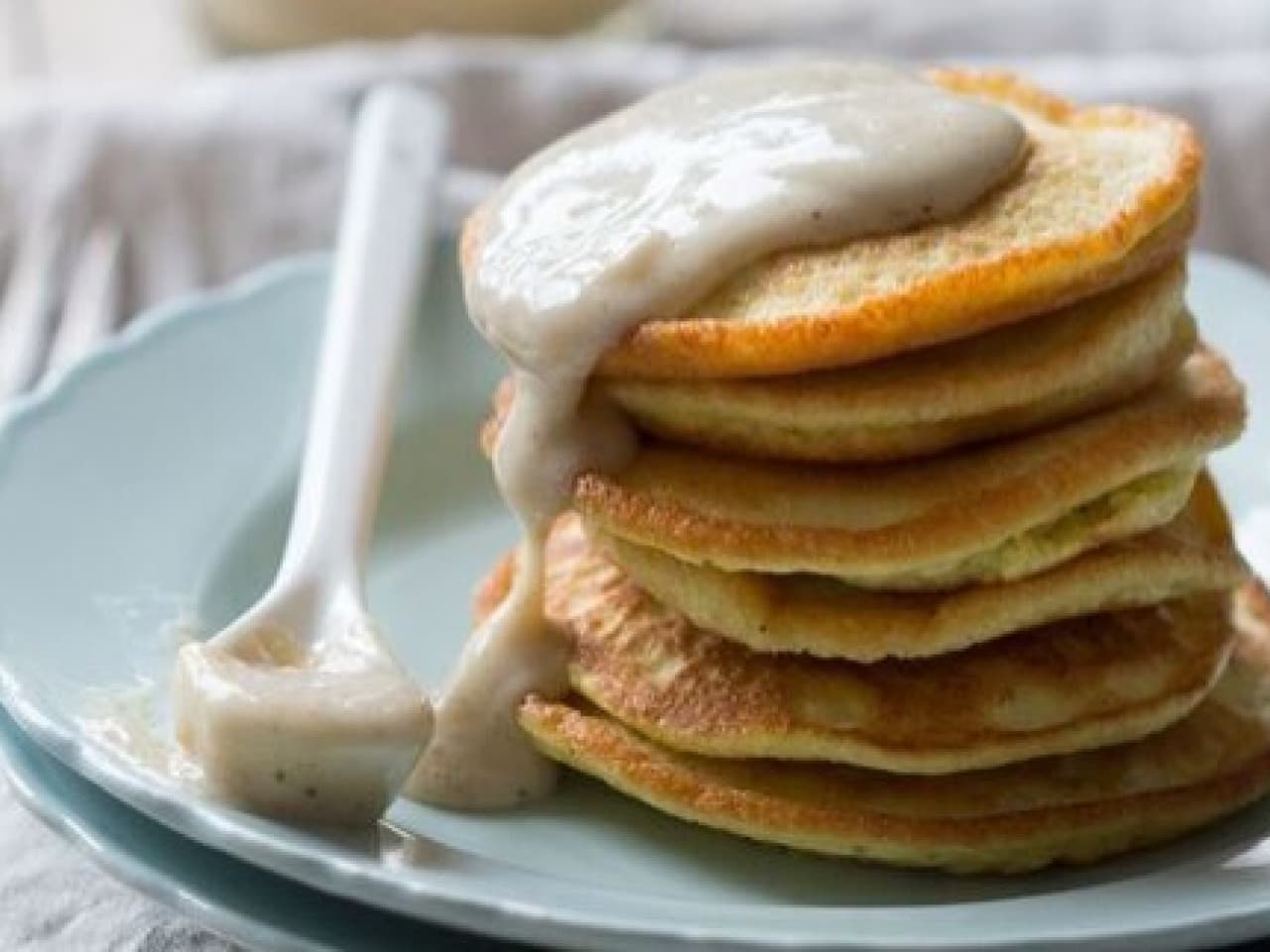 Pancakes with cashew sauce