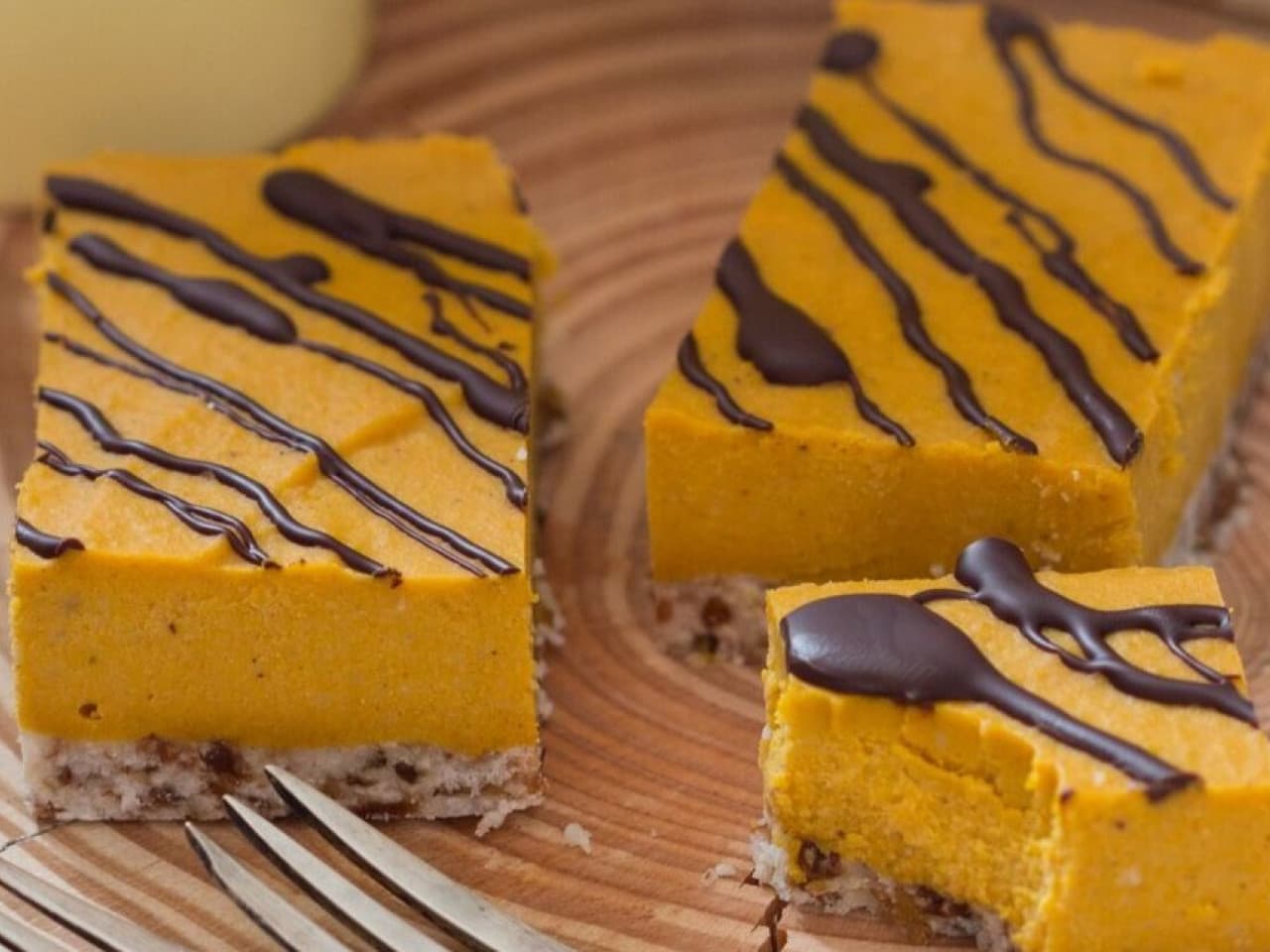 Gâteau au fromage à la citrouille avec du chocolat