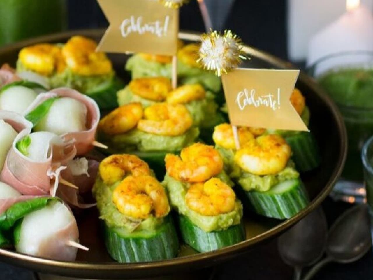 Tostadas de pepino con gambas