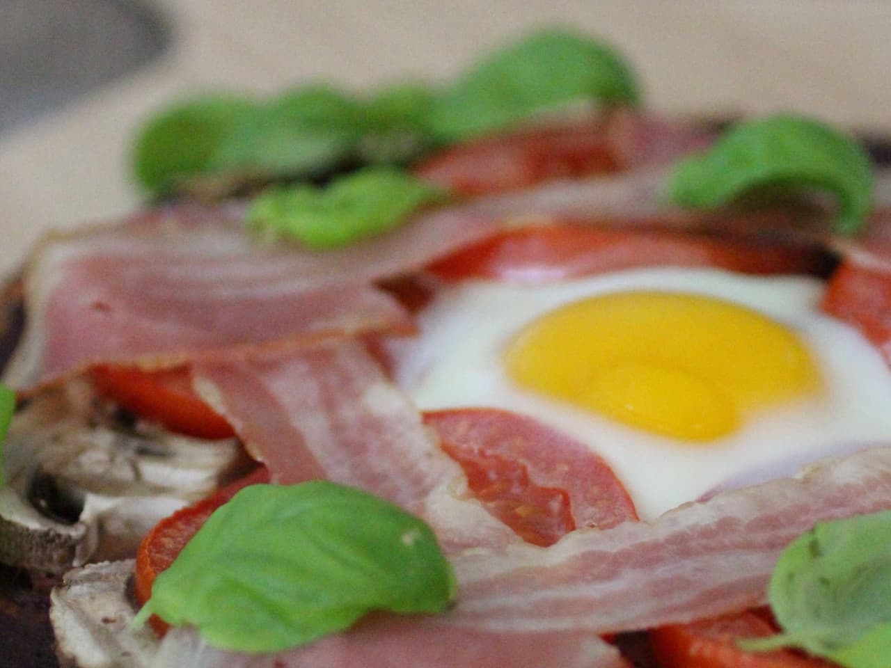 Pizza au petit déjeuner savoureuse