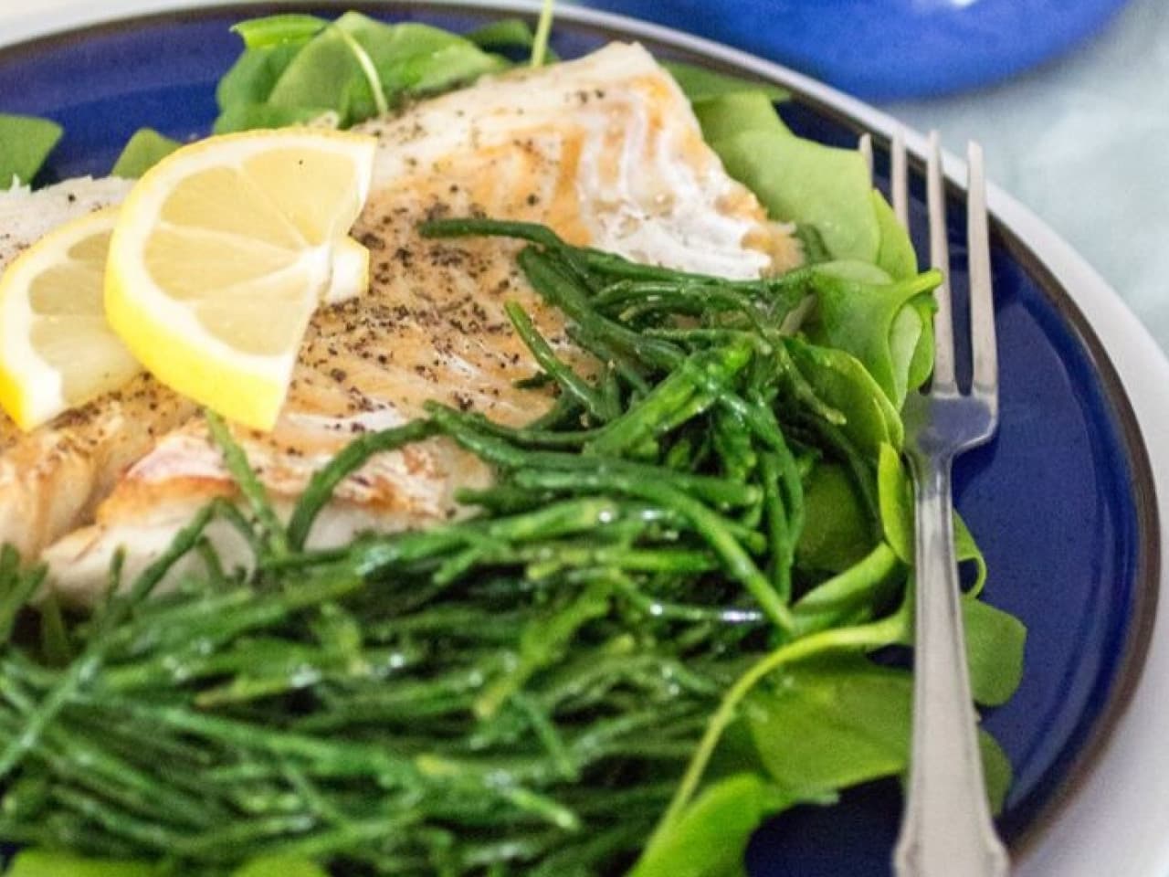 Bacalao con verdolaga y samphire