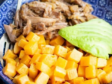 Carne de cerdo deshebrada con manzana