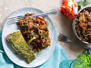 Green salmon with stir-fry vegetables