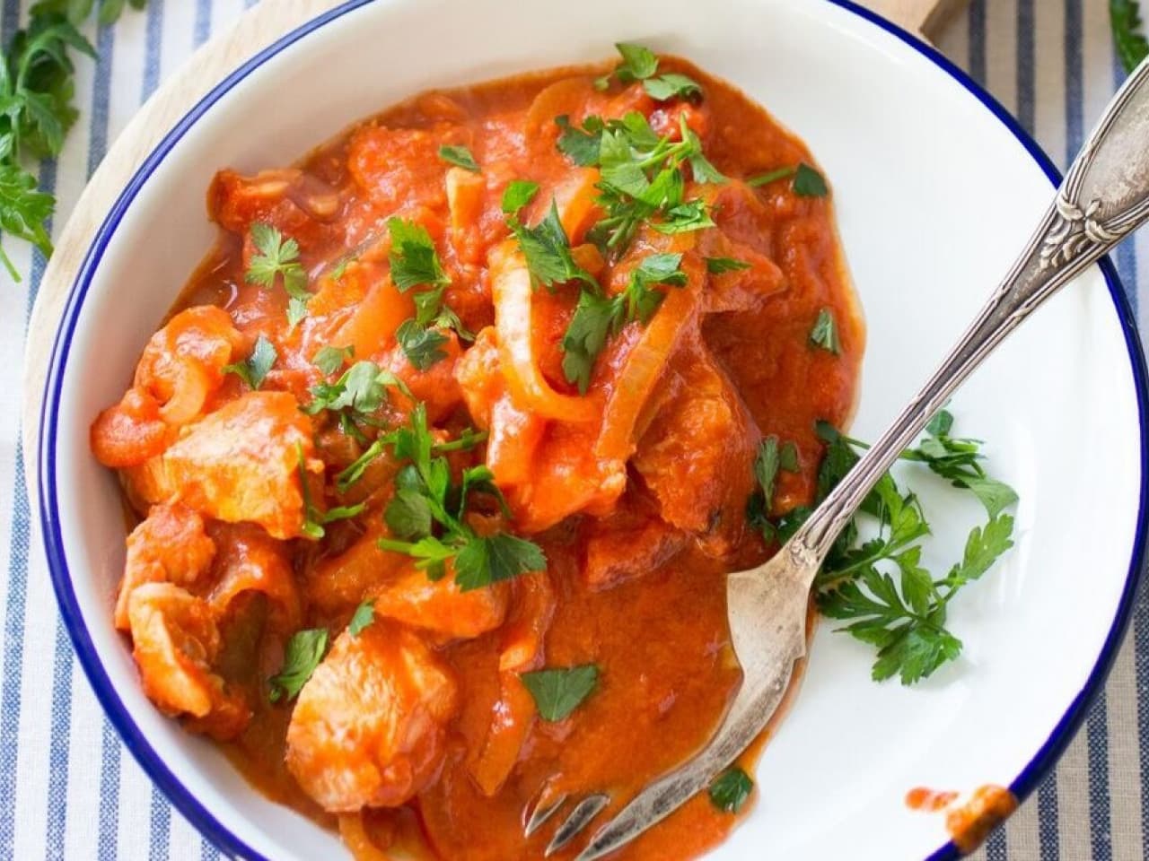 Bacalao en salsa de crema de tomate