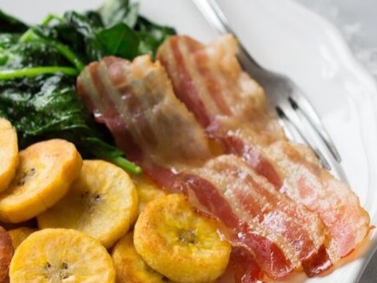 Wegerich mit Spinat und Speck