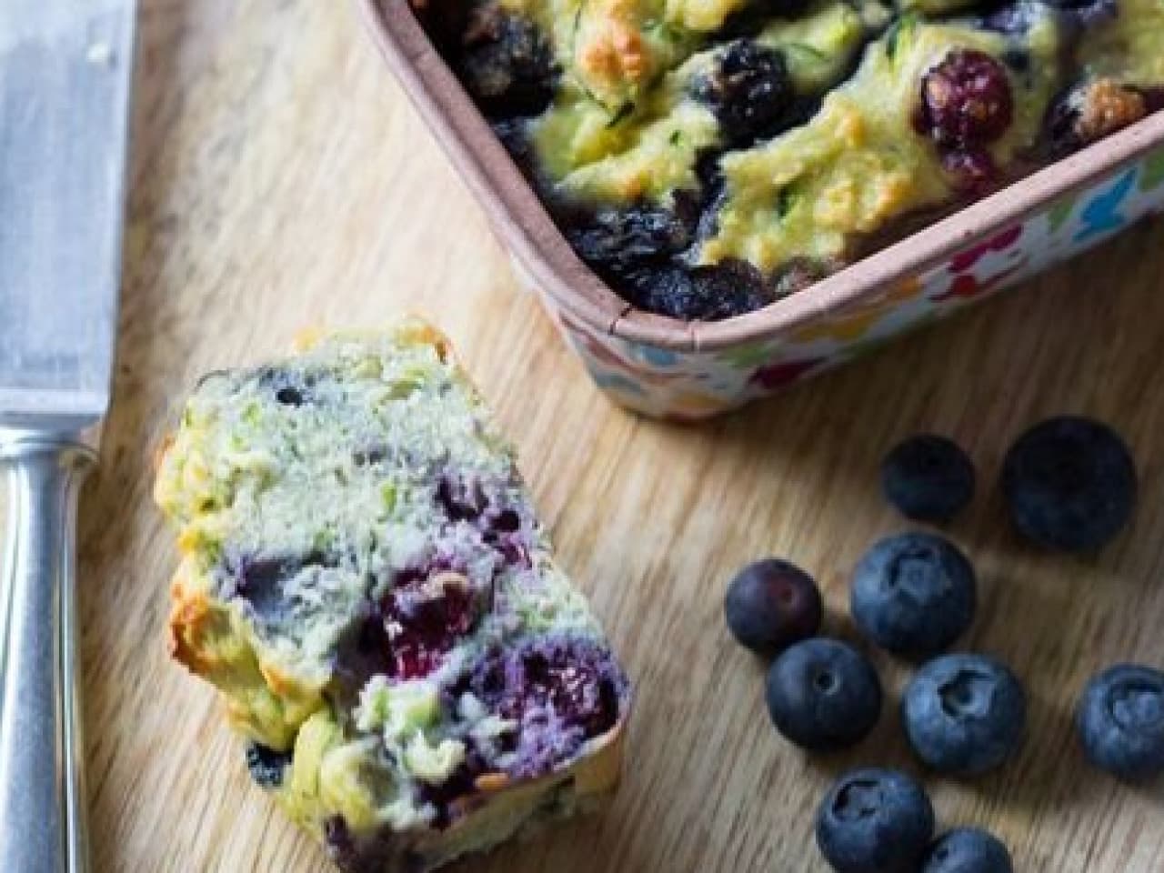 Pain aux courgettes aux bleuets