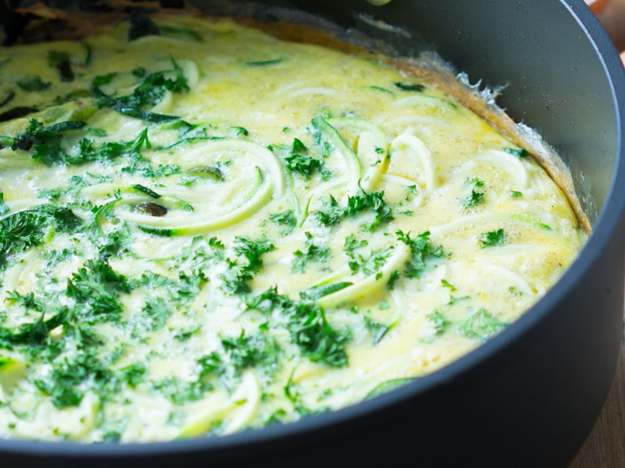 Frittata con fideos de calabacín