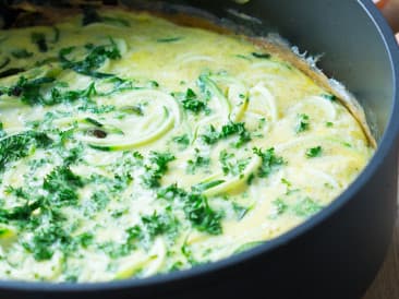 Frittata con fideos de calabacín