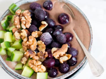 Berry smoothie bowl