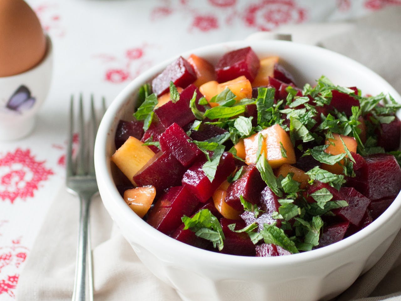 Frisse bietensalade met mango