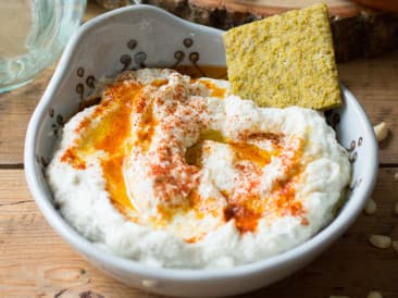 Cauliflower hummus