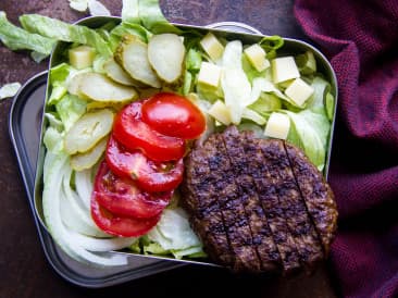 Ensalada de hamburguesa con queso