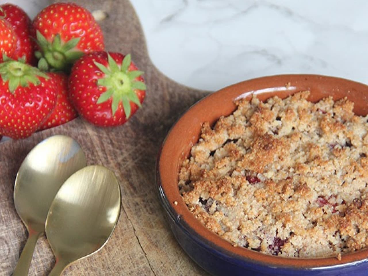 Crumble de frutas de verano