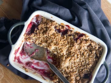 Rhubarb crumble