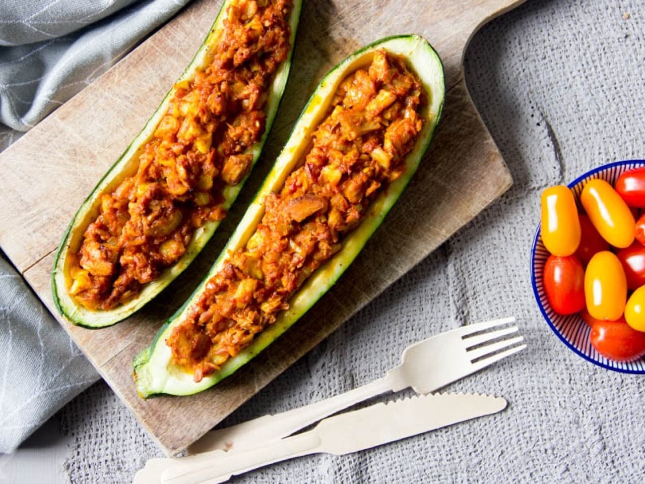 Stuffed zucchini with tuna