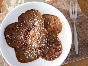 Banana pancakes with cocoa