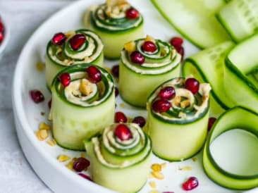 Rouleaux de concombre au houmous