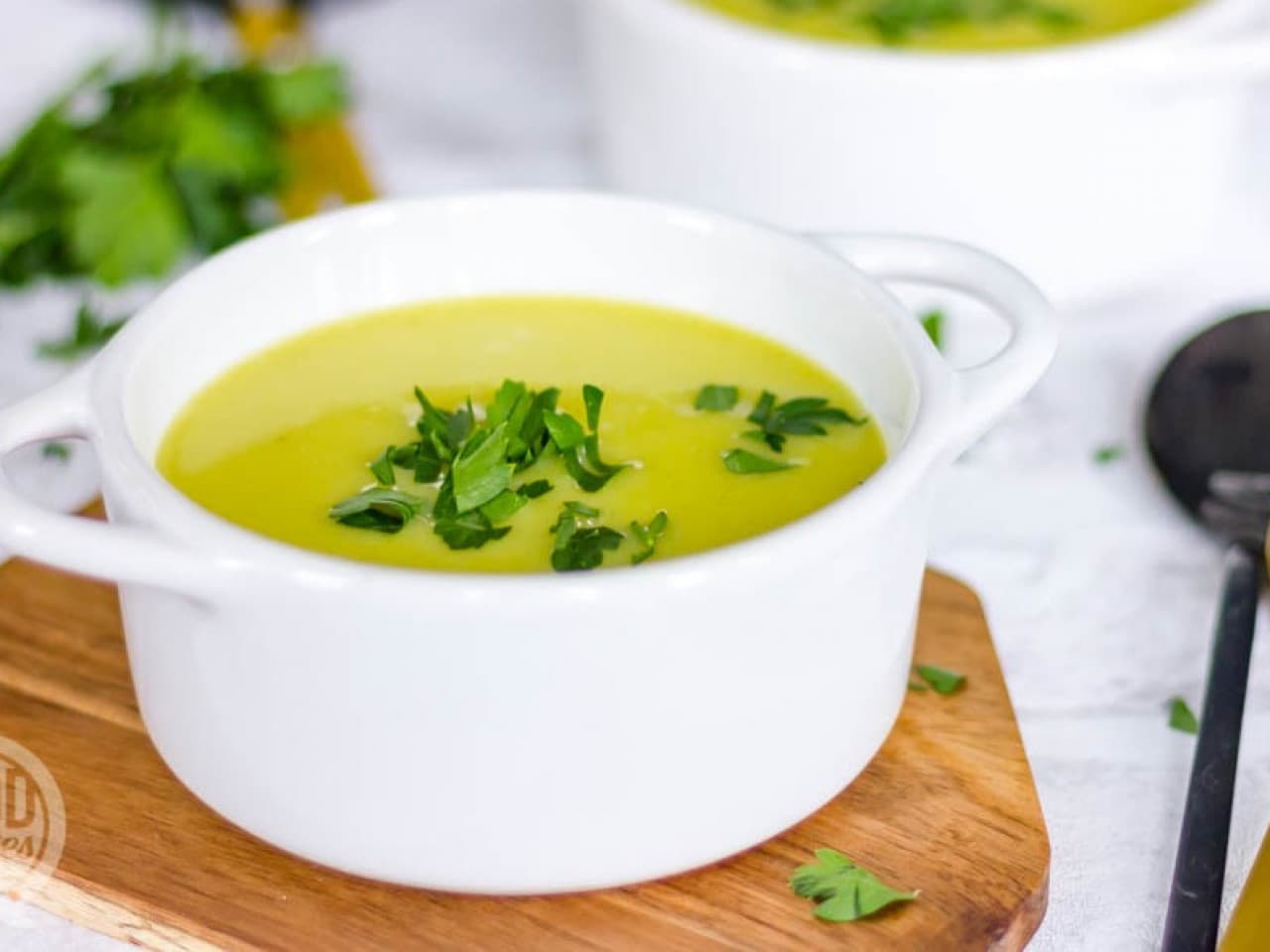 Potage aux poireaux et aux pommes de terre