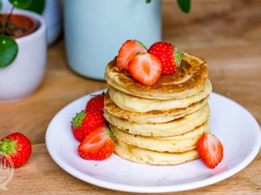 Pancakes with yogurt