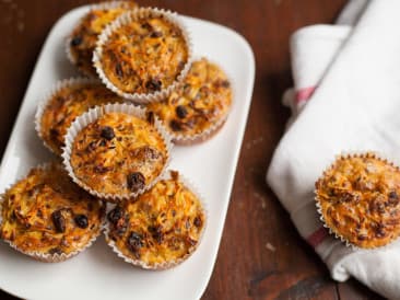 Pastelitos de manzana y zanahoria con pasas