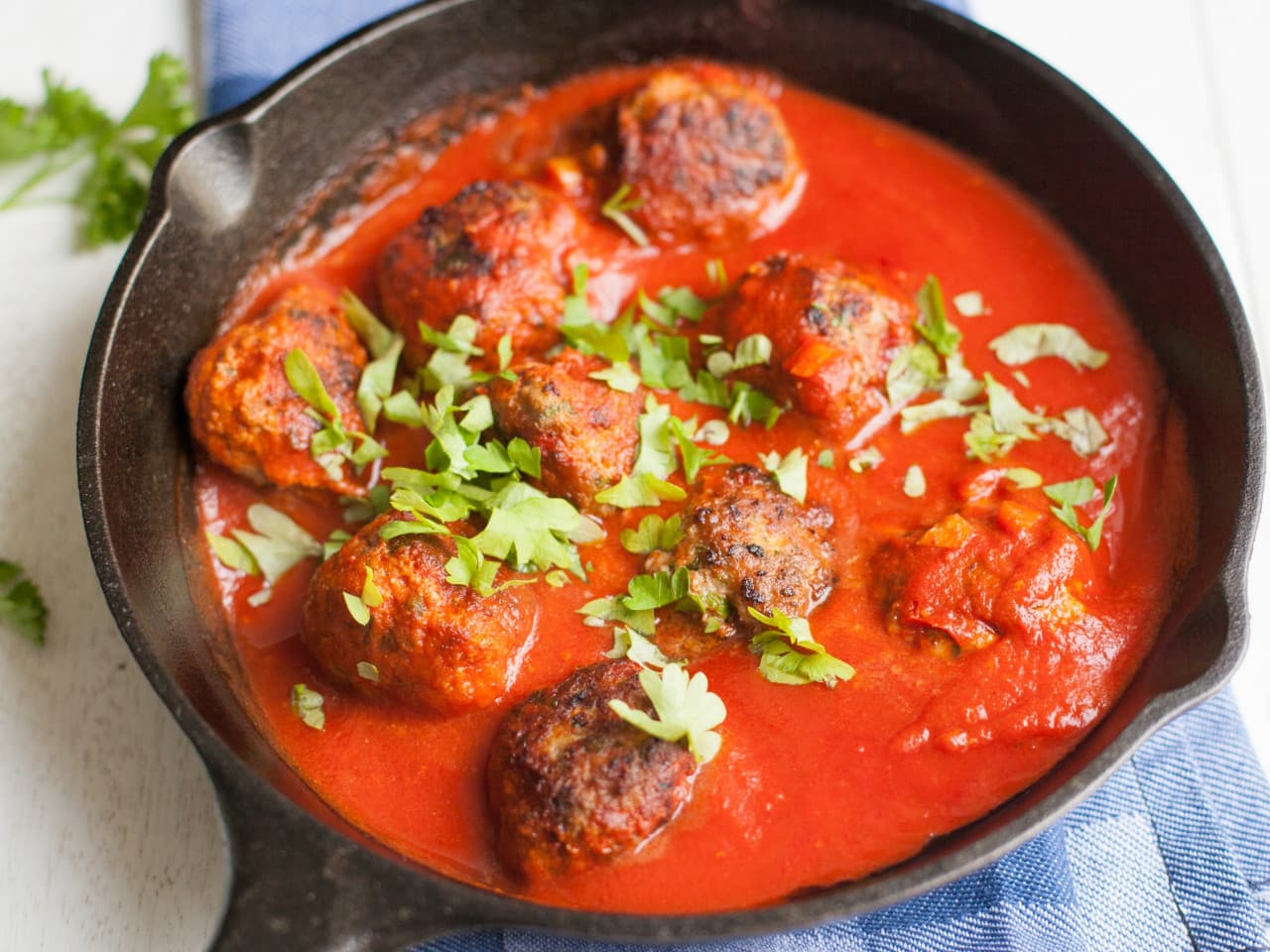 Meatballs in tomato sauce