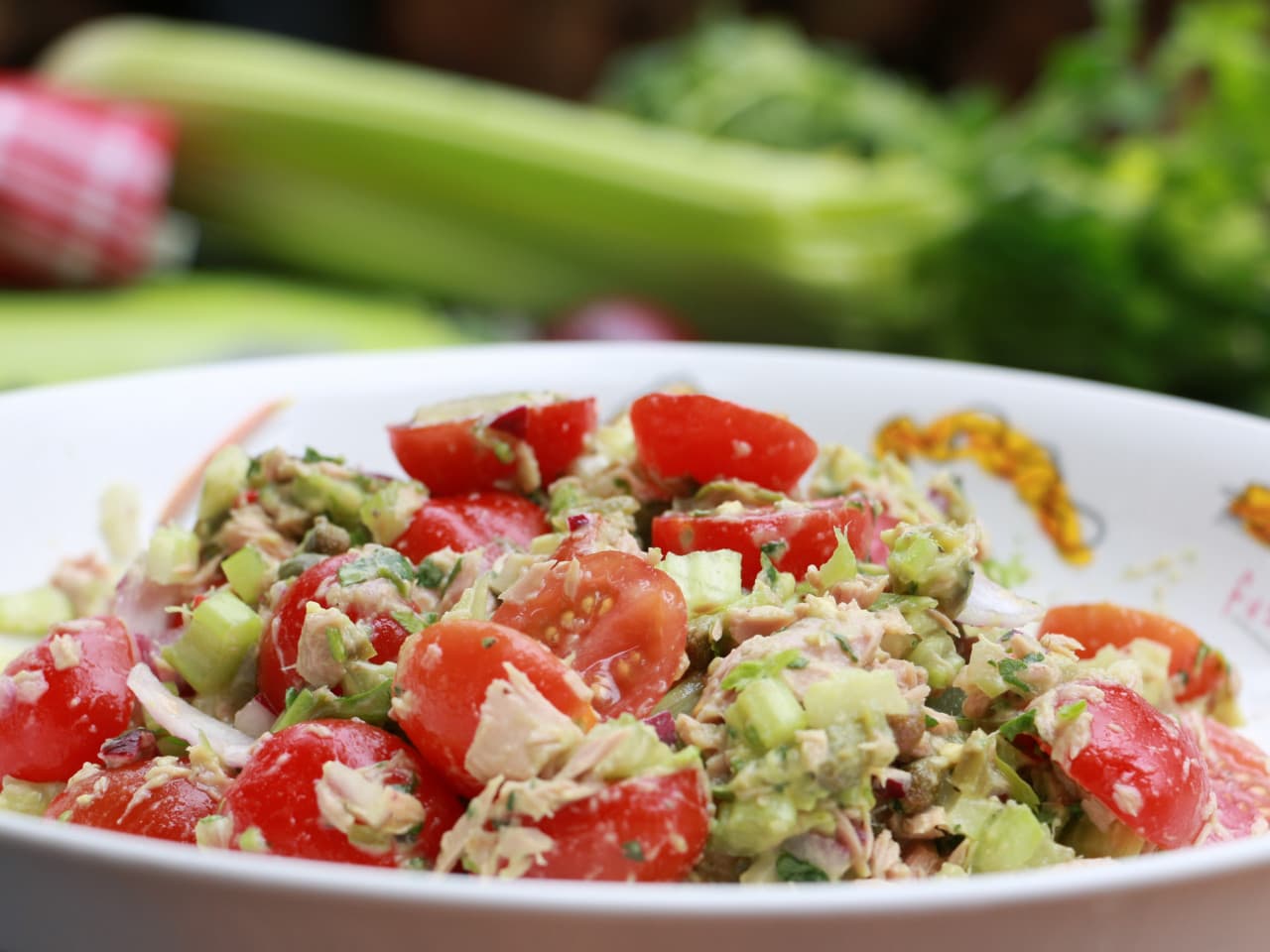 Ensalada cremosa de atún