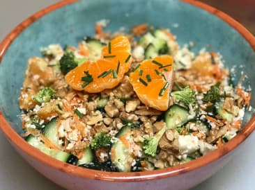 Reissalat mit Karotten und Thunfisch