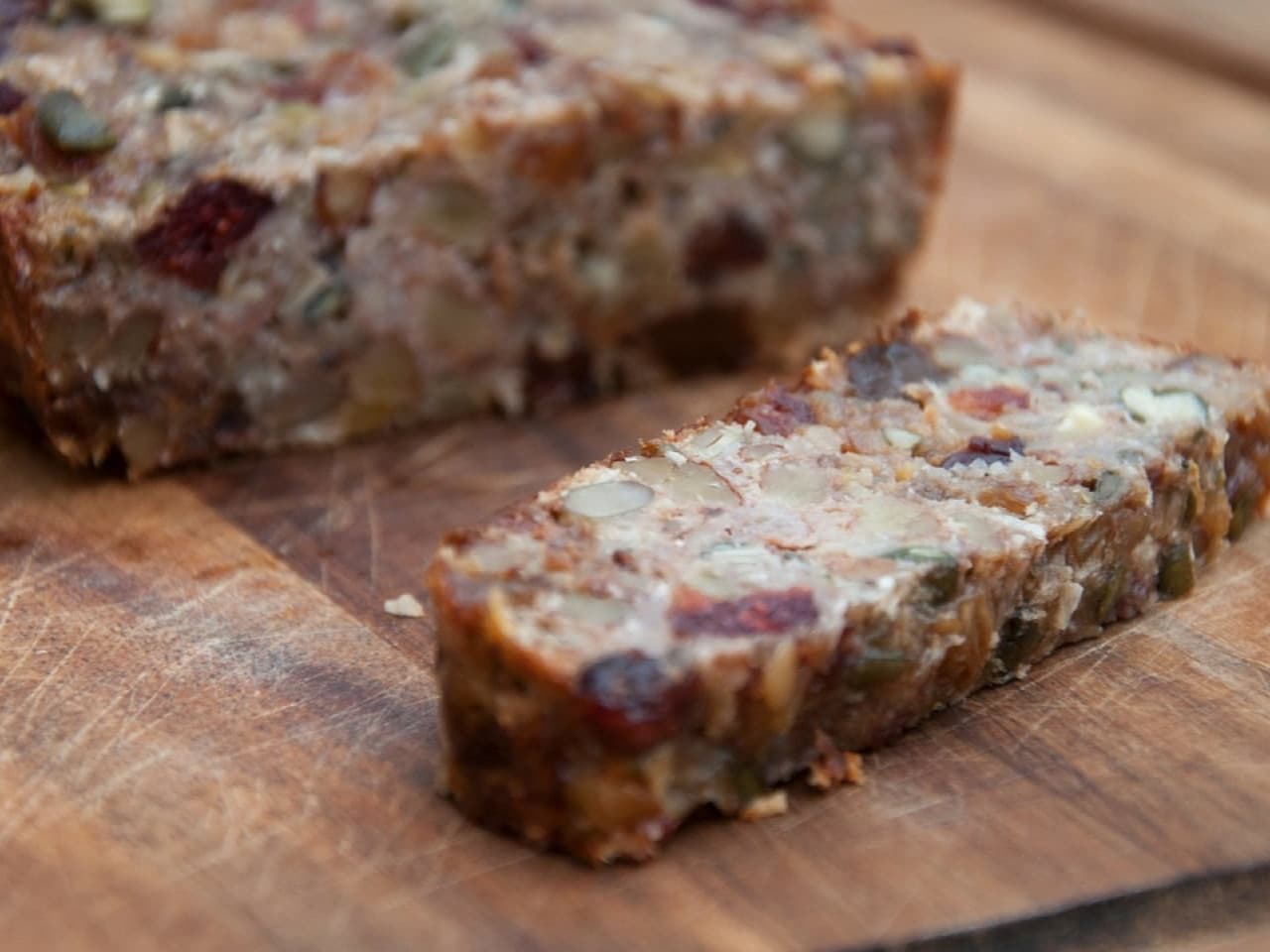 Muesli bar with banana filling