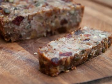 Barra de muesli con relleno de plátano