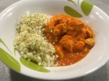 Pollo en salsa de tomate naranja