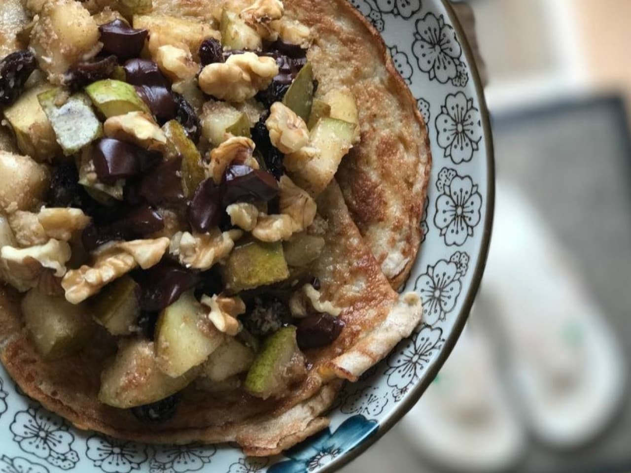 Pancake with warm pear & chocolate