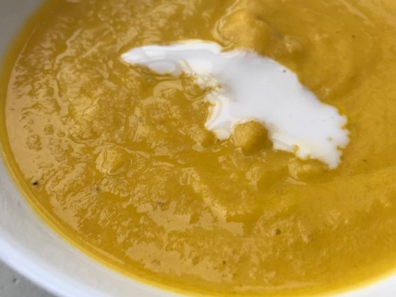 Selleriesuppe mit Karotten und Lauch