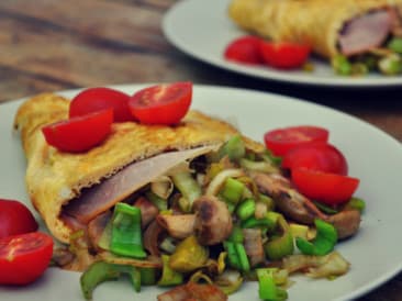 Omelette farcie aux poireaux et champignons