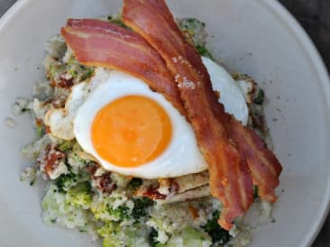 Broccoli stew with bacon