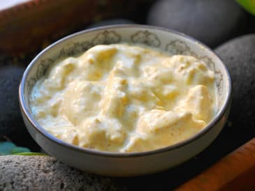 Chicory boat with chicken curry salad
