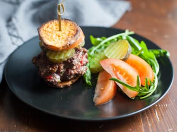 Mini chorizo burgers