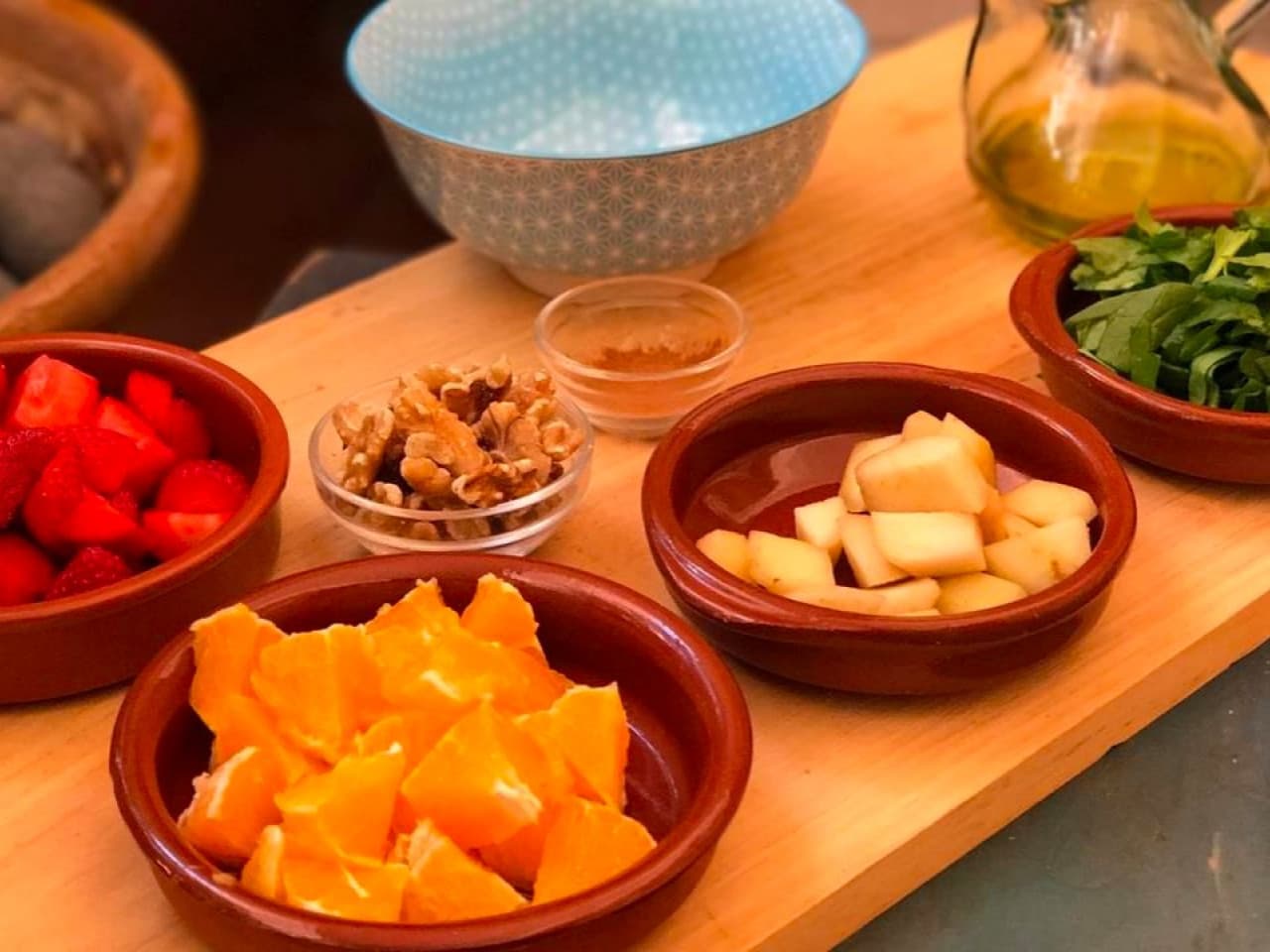 Desayuno energético de frutas con fresa
