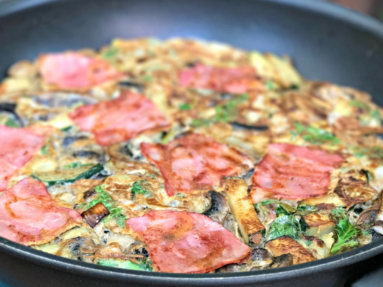 Omelette with kale