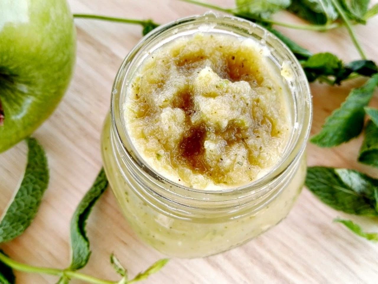 Appelmuntkomkommersaus