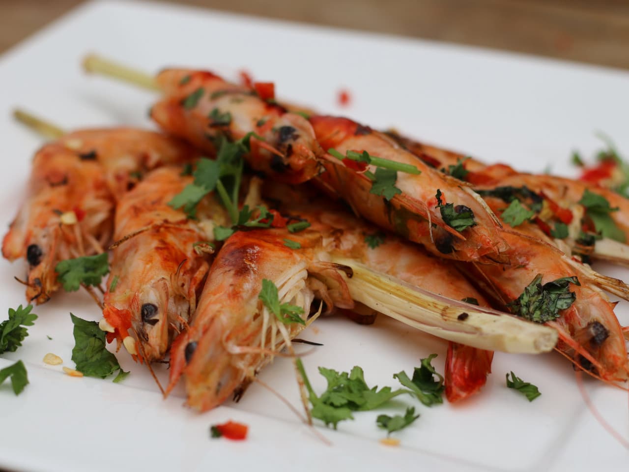 Brocheta de gambas al limón