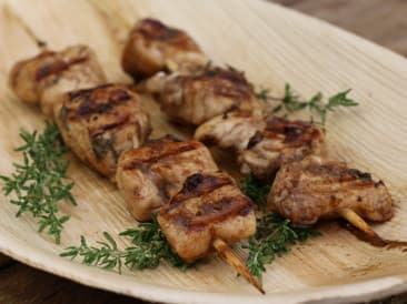 Brocheta de pollo con vinagre balsámico y tomillo