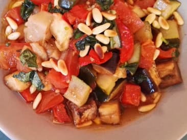 Italiaanse ratatouille met basilicumdressing