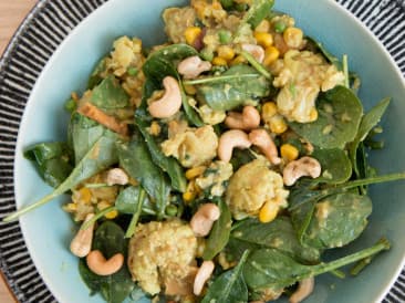 Coliflor al curry con camote y arroz