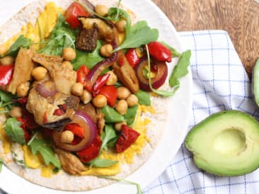 Wraps with grilled vegetables and vegetarian chicken