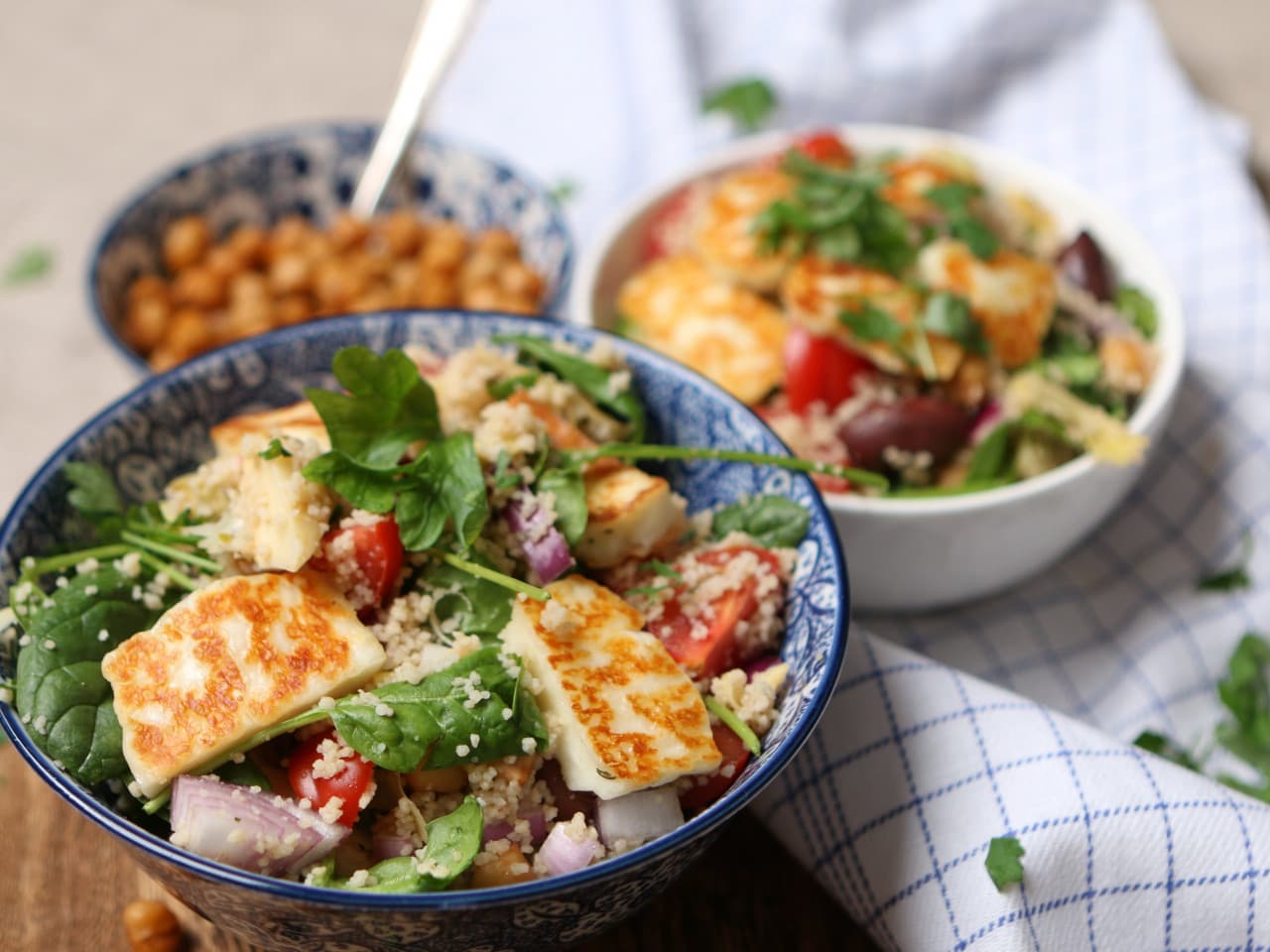 Couscous végétarien aux pois chiches grillés & Halloumi