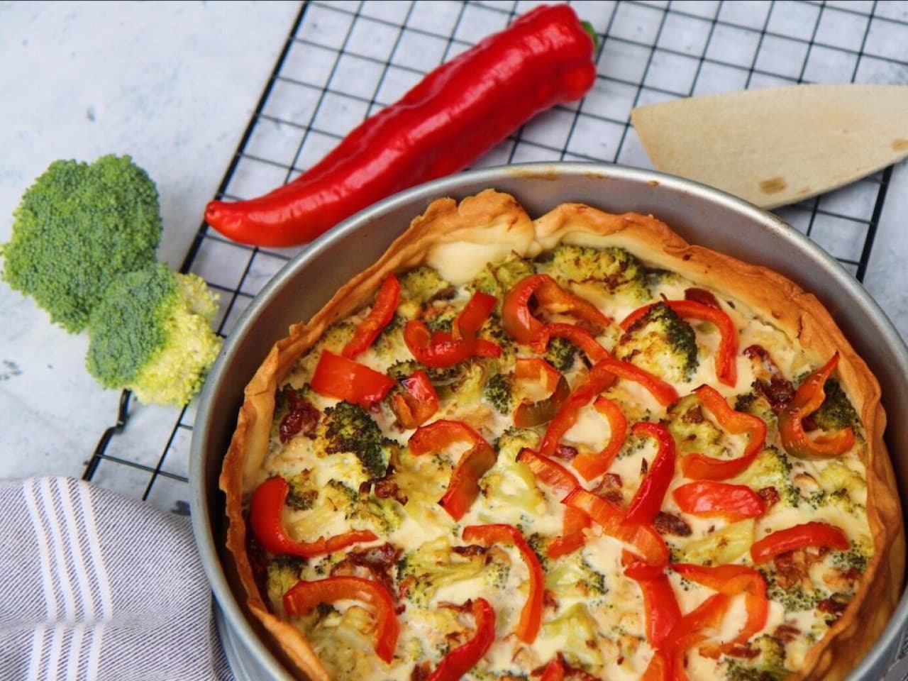 Pastel salado con caballa y brócoli — Guac